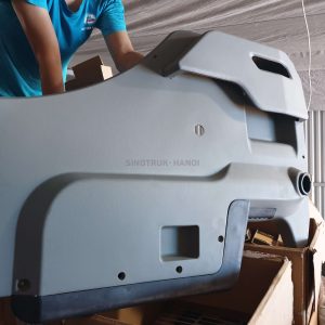 Táp ly cánh cửa